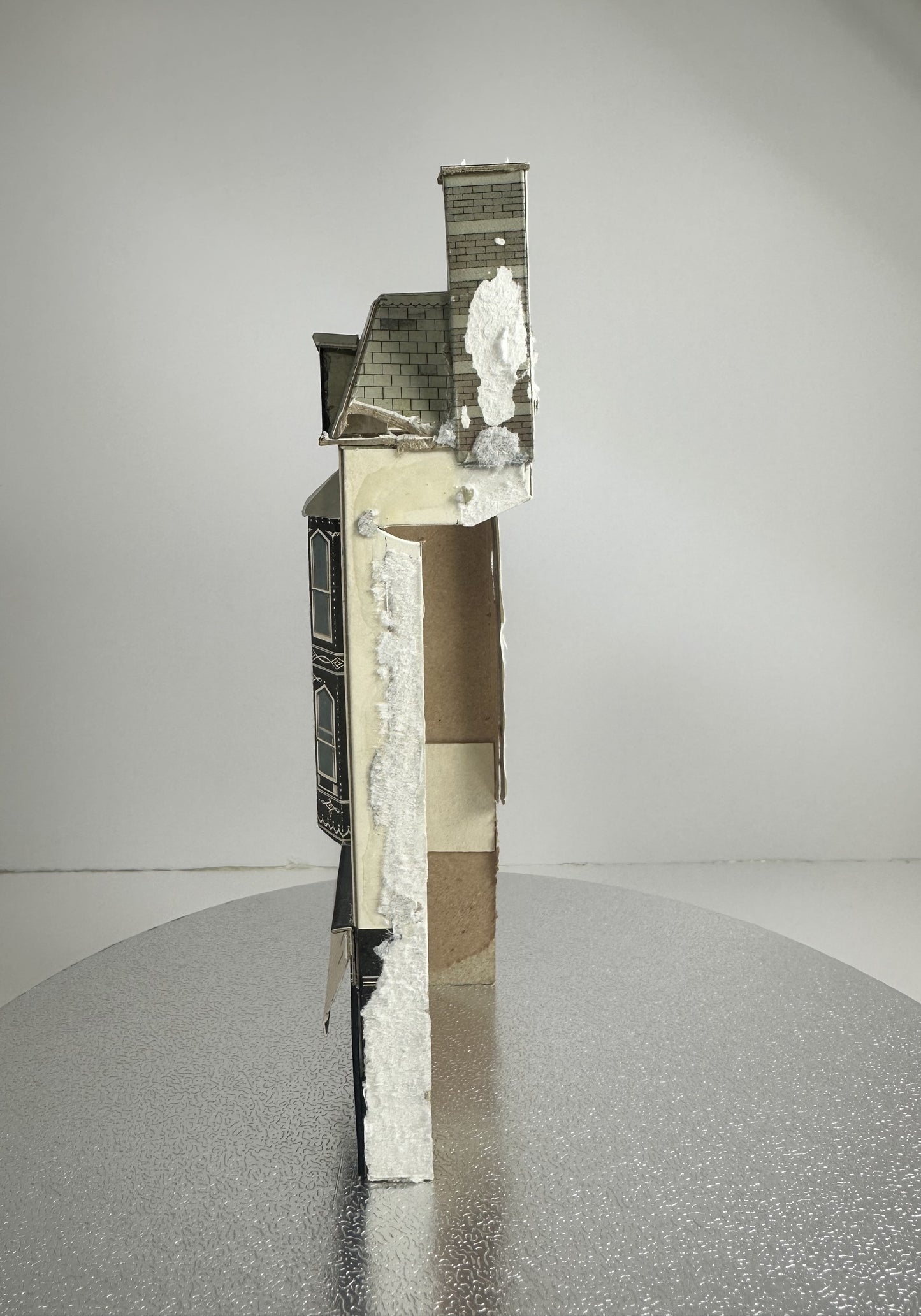 SH2027 - Shop Front, Low Relief (1:76)