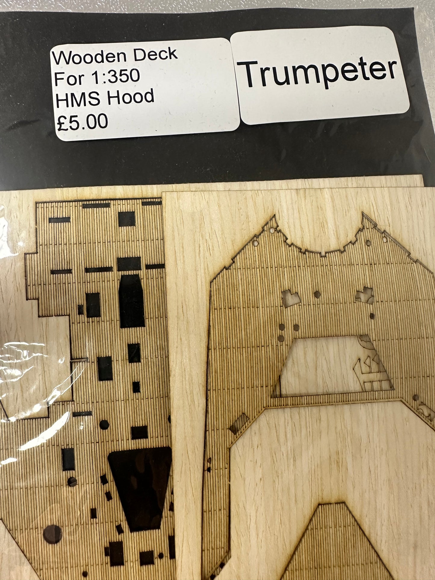 SHK05 - 05302, HMS Hood (Ship Deck) 1:350 Scale