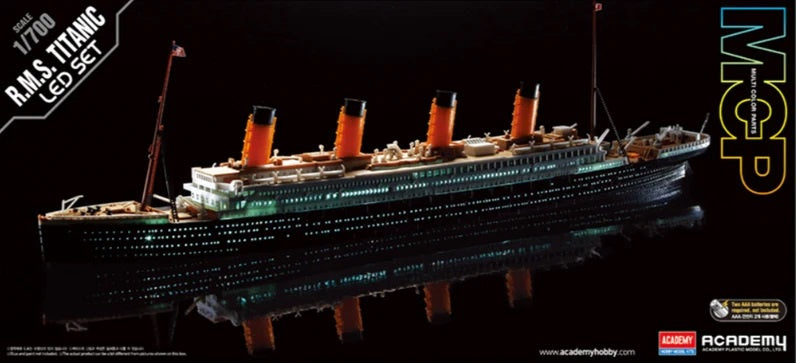 PKAY14220 - R.M.S. Titanic (LED Set)