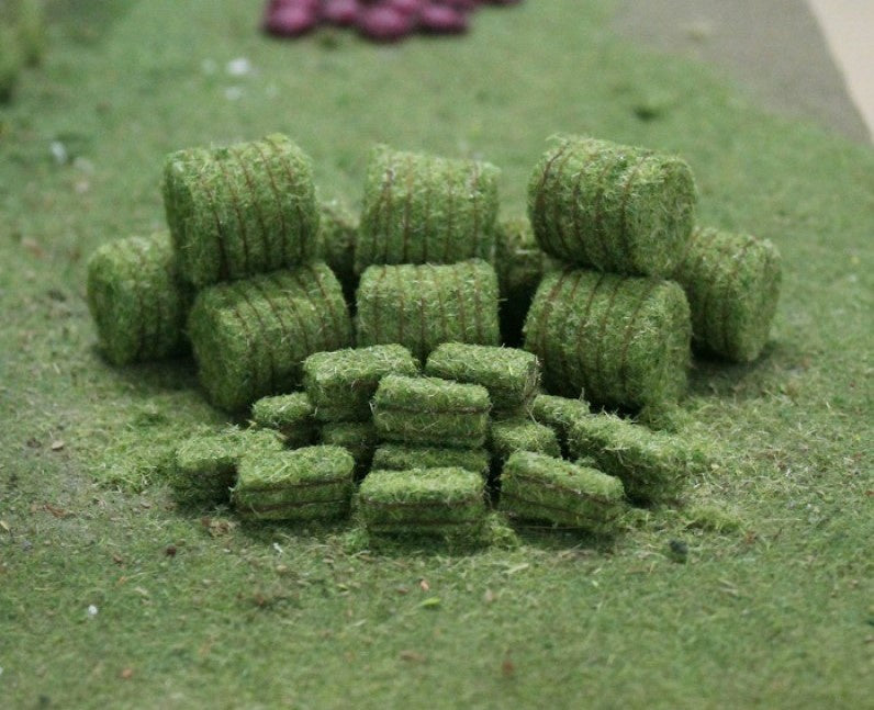 00925 - Hay Bales, 25pp (N)