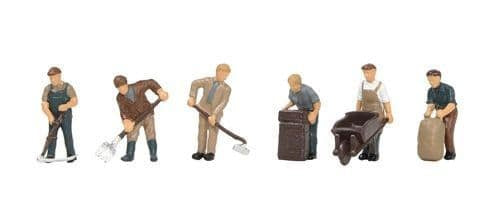 379-324 - Post-War Farming Figures, 7pc (N)