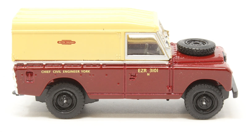 76LAN2014 - Land Rover Series II Hard Back British Railways