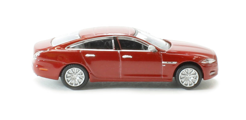 76XJ003 Jaguar XJ Saloon Carnelian Red