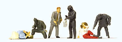 10588 - Armed Robbery Scene (x6)