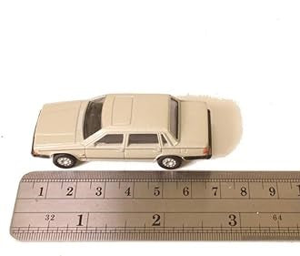 76VO001 - Volvo 760 Gold Metallic