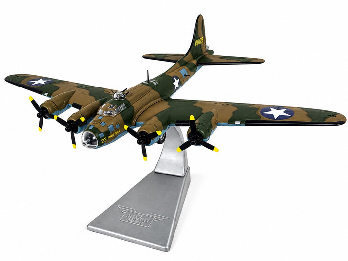 Boeing B-17 Flying Fortress 'Yankee Doodle' 1:144 Scale. AA31103