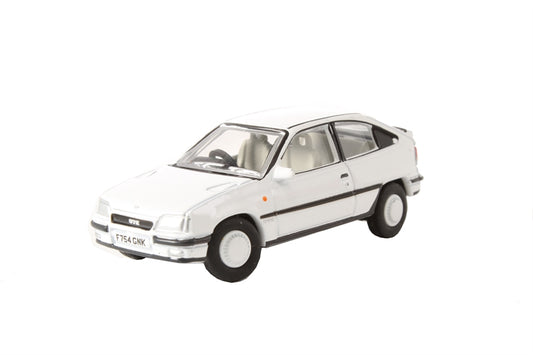 76VX001 - Vauxhall Astra MkII White