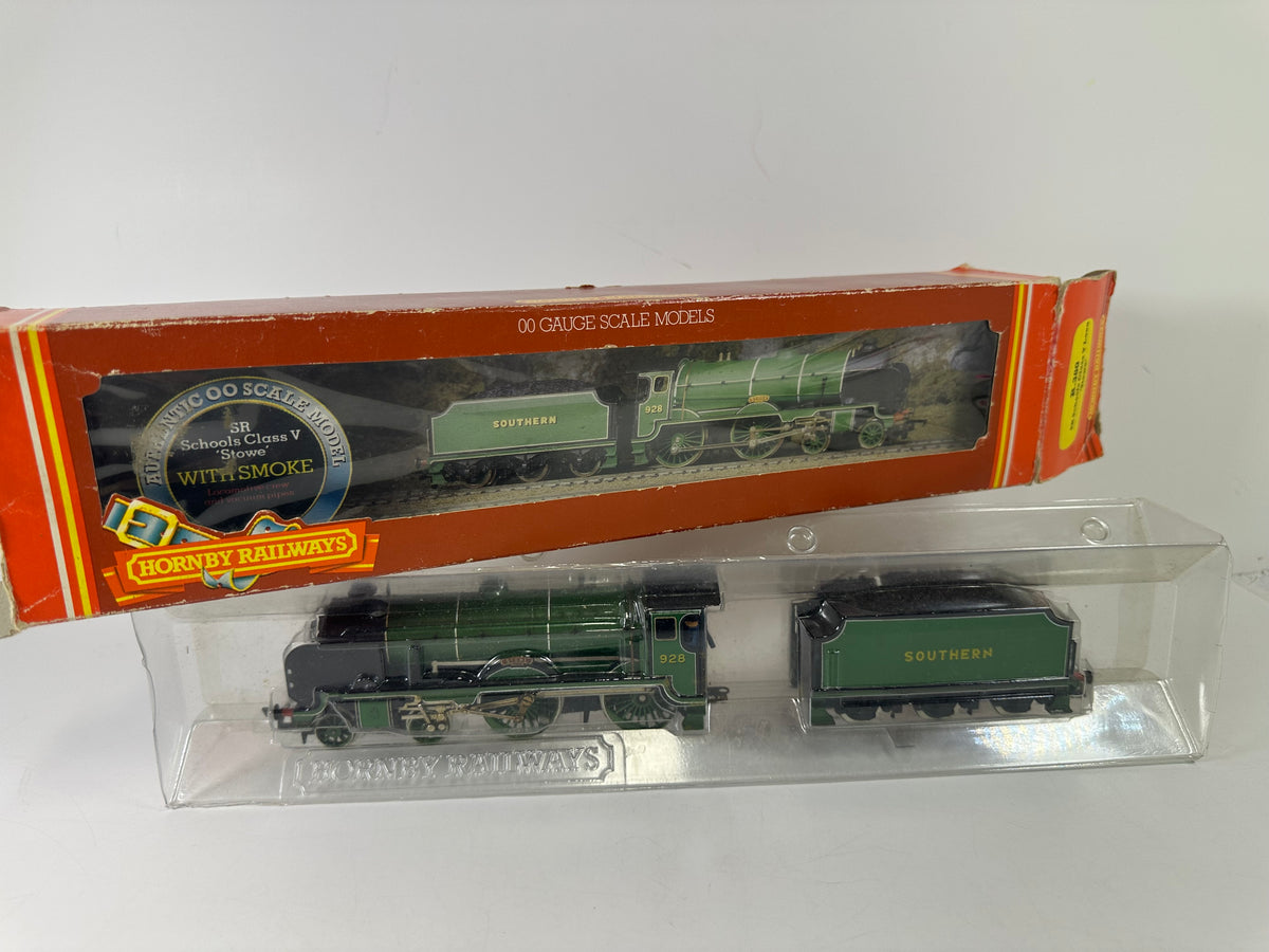 Hornby R.380 'Stowe' SR School Class V Loco '928' Steam Loco (OO)