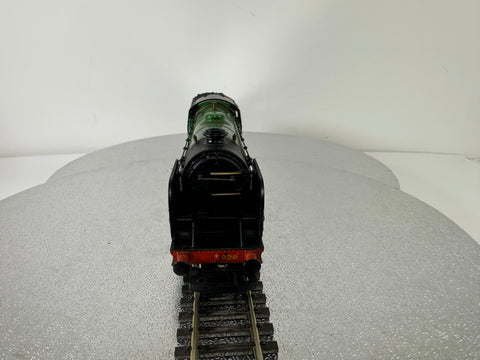 Hornby R.380 'Stowe' SR School Class V Loco '928' Steam Loco (OO)