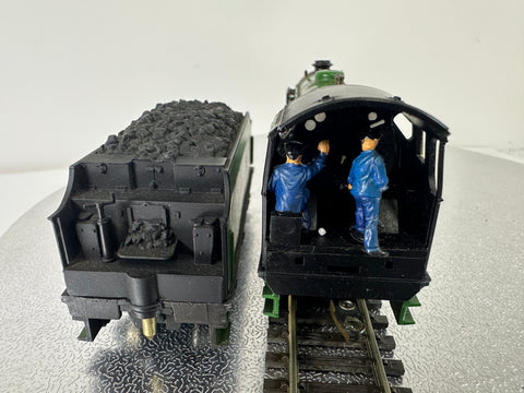 Hornby R.380 'Stowe' SR School Class V Loco '928' Steam Loco (OO)