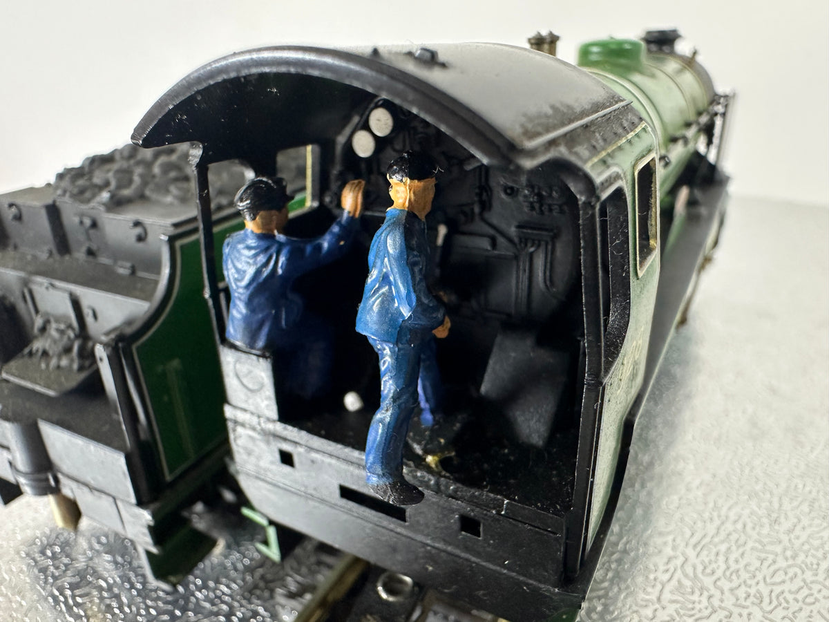 Hornby R.380 'Stowe' SR School Class V Loco '928' Steam Loco (OO)