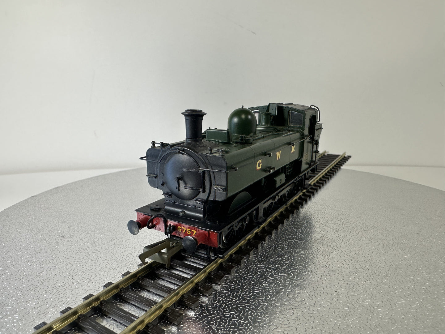 Bachmann 32-208 Class 8750 Pannier Tank '6757' Steam Loco (OO)