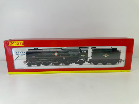Hornby R2310 BR 4-6-2 Merchant Navy Class 'Elders Fyffes' '35016' Steam Loco (OO)