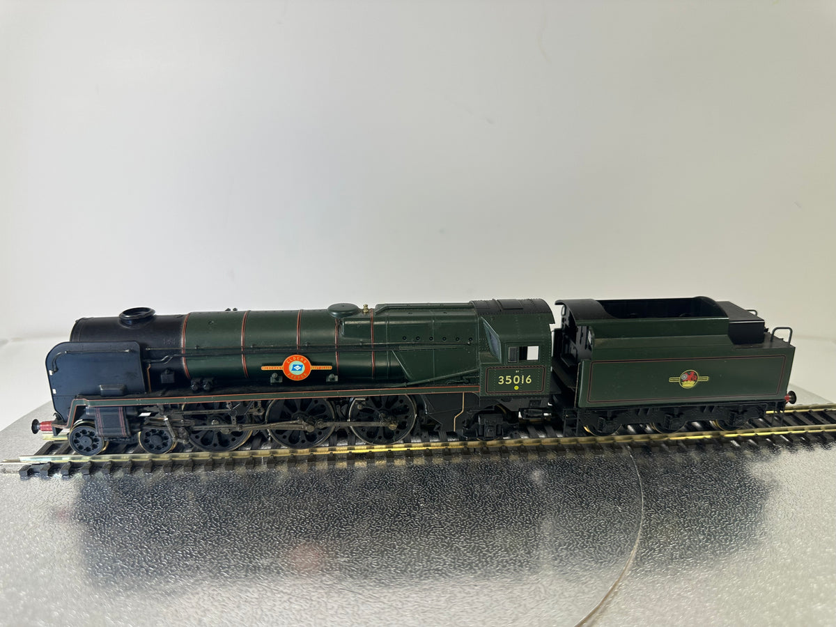 Hornby R2310 BR 4-6-2 Merchant Navy Class 'Elders Fyffes' '35016' Steam Loco (OO)