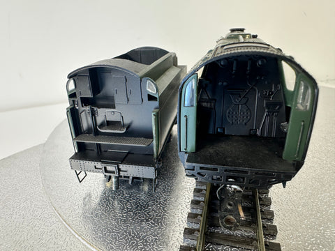 Hornby R2310 BR 4-6-2 Merchant Navy Class 'Elders Fyffes' '35016' Steam Loco (OO)