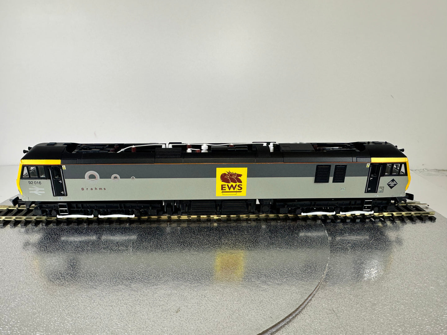 Hornby Class 92 EWS '92016' (OO) SHL2076