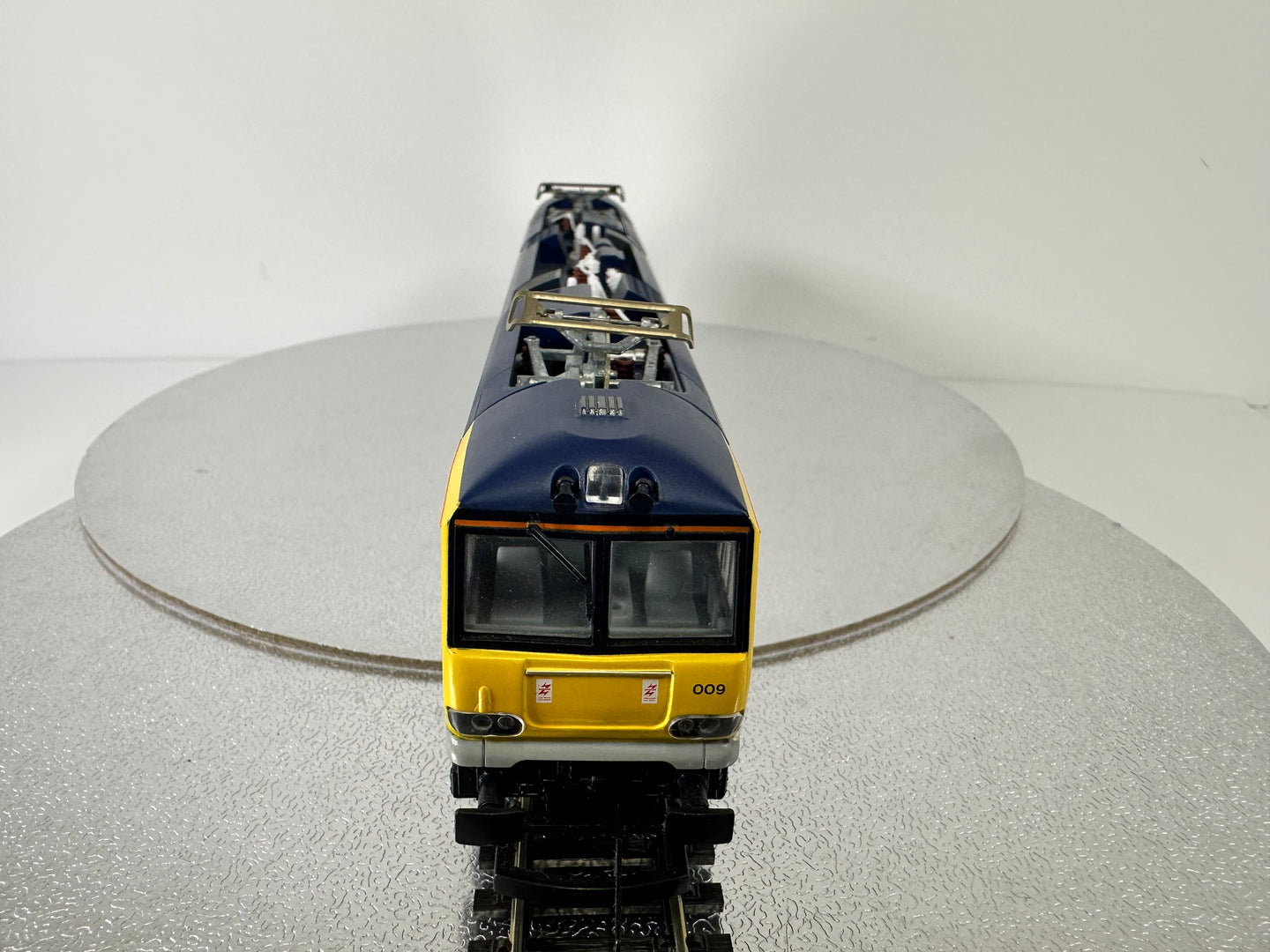 Hornby Class 92 '92009' Railfreight Distribution "Elgar" (OO) SHL2079