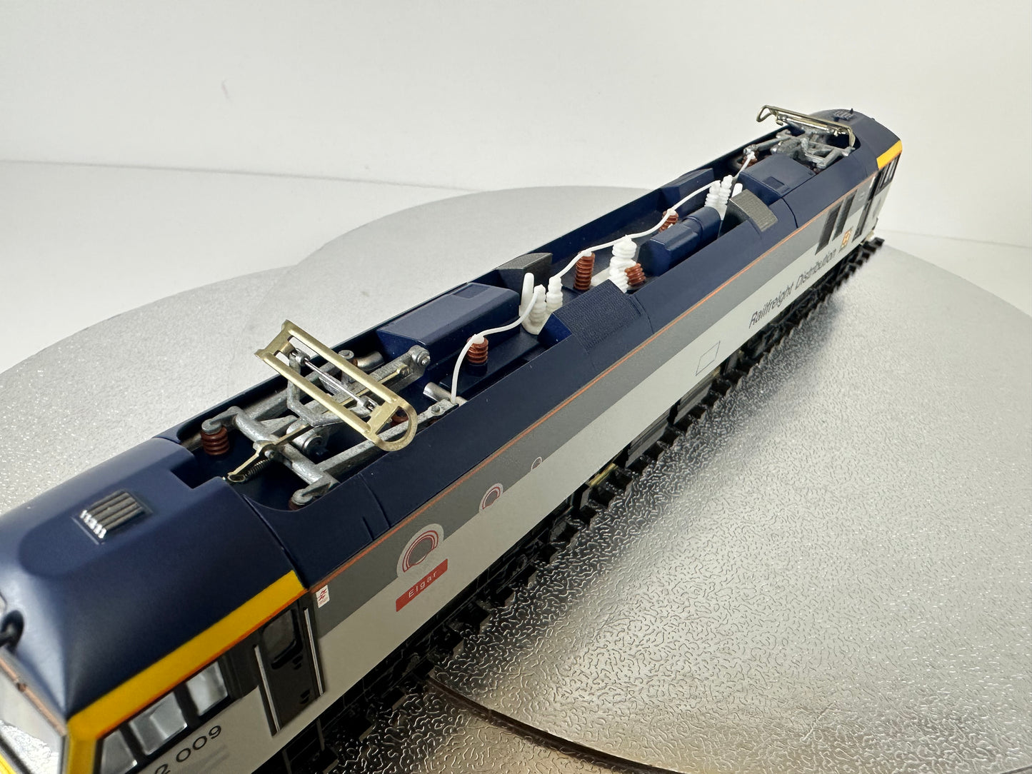 Hornby Class 92 '92009' Railfreight Distribution "Elgar" (OO) SHL2079
