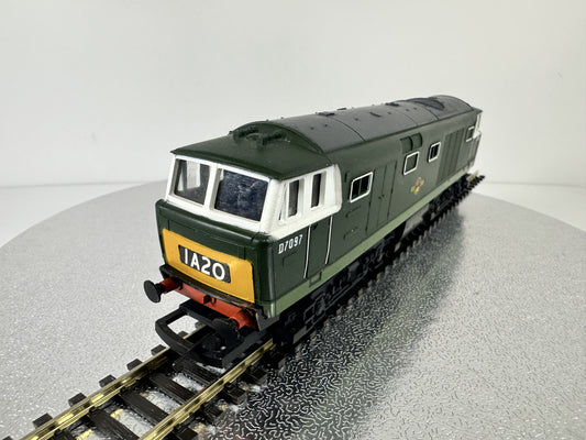 Hornby R335 Class 35 Hymek 'D7097' BR Green (OO)