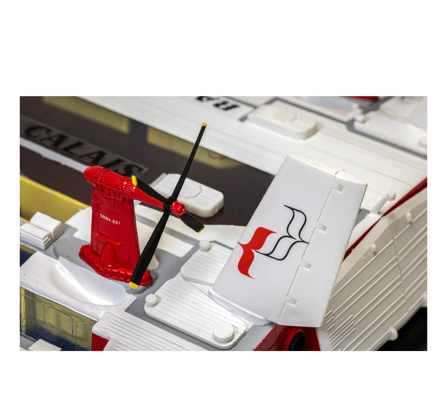 Airfix SR.N4 Hovercraft 1:144 Scale, A09171V