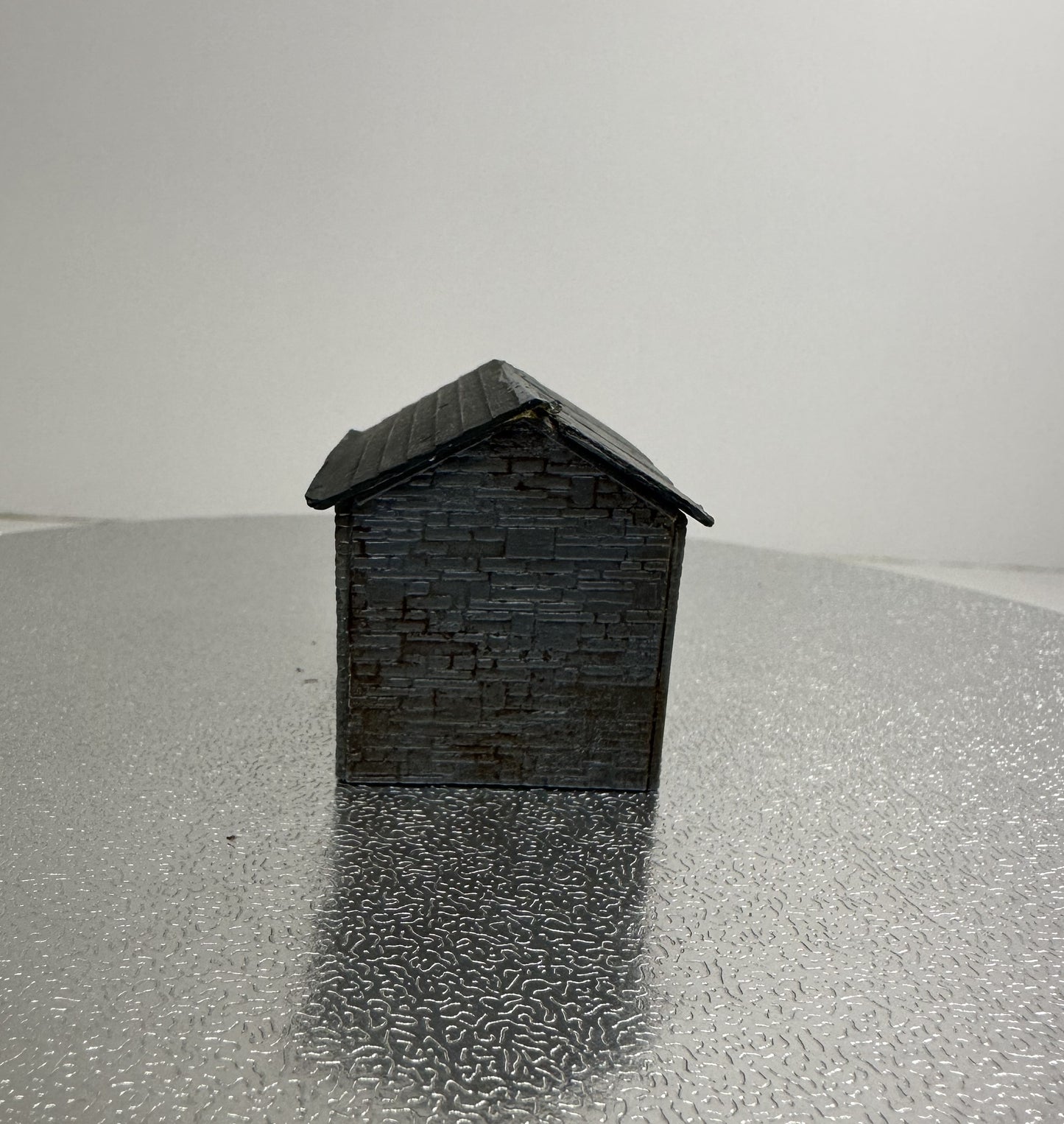 SH2042 - Grey Shed, Weathered (1:76)
