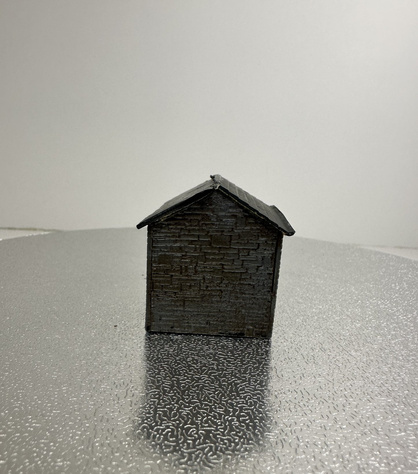 SH2042 - Grey Shed, Weathered (1:76)