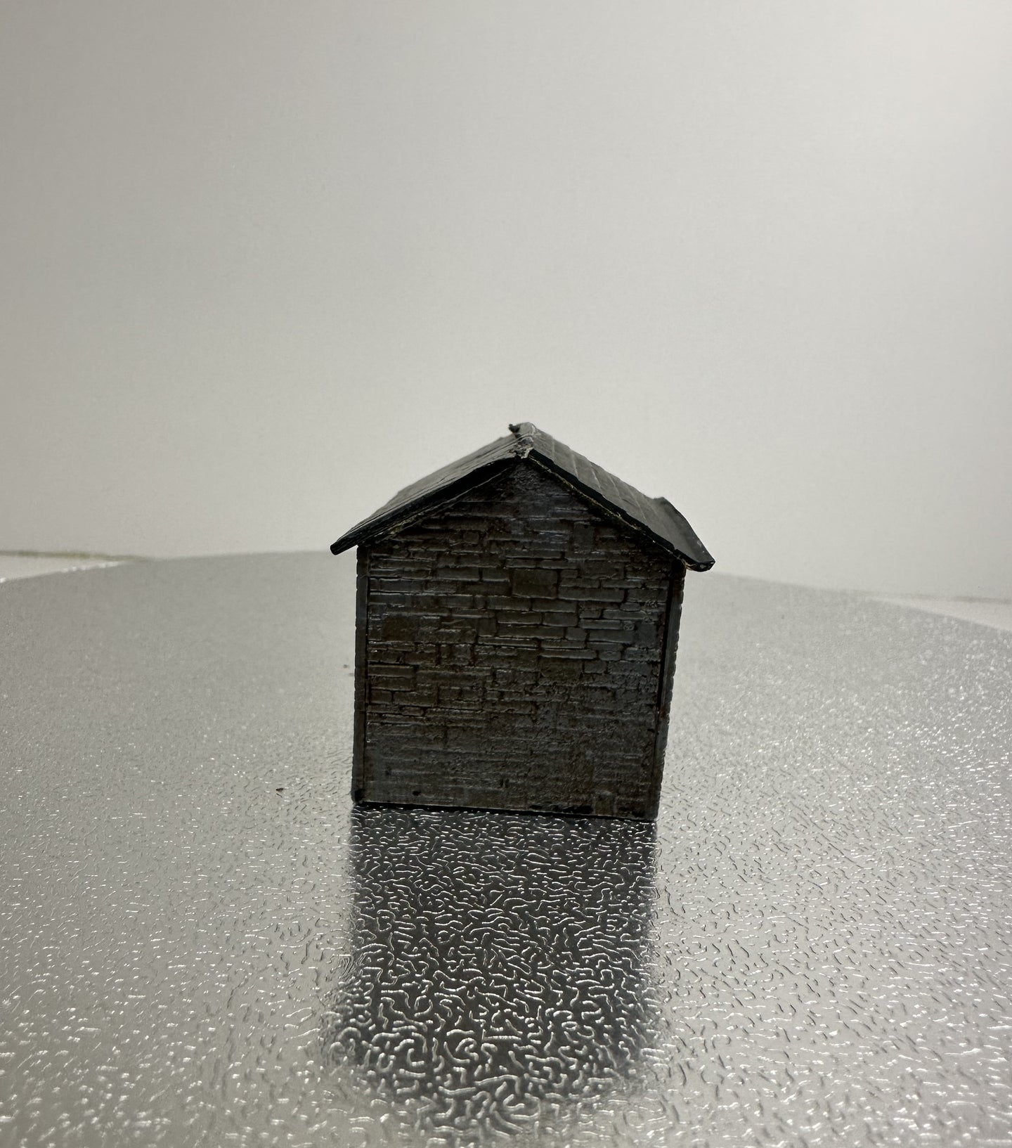 SH2042 - Grey Shed, Weathered (1:76)