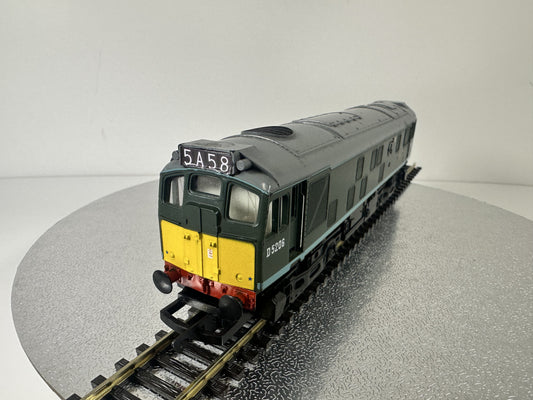 Hornby R053 BR Class 25 'D5206' Diesel Loco DCC Fitted (OO)