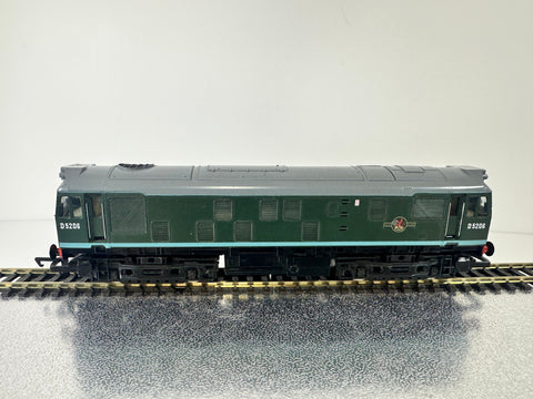Hornby R053 BR Class 25 'D5206' Diesel Loco DCC Fitted (OO)