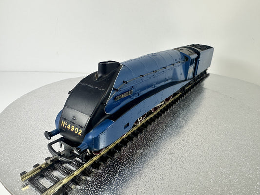 Hornby R372 'Seagull' Class A4 '4902' LNER (OO)