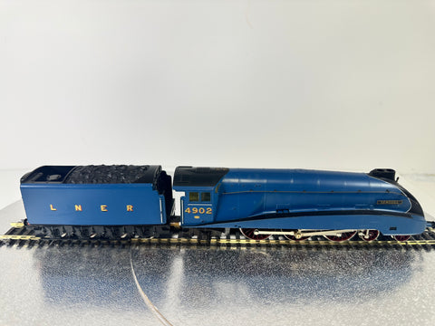 Hornby R372 'Seagull' Class A4 '4902' LNER (OO)