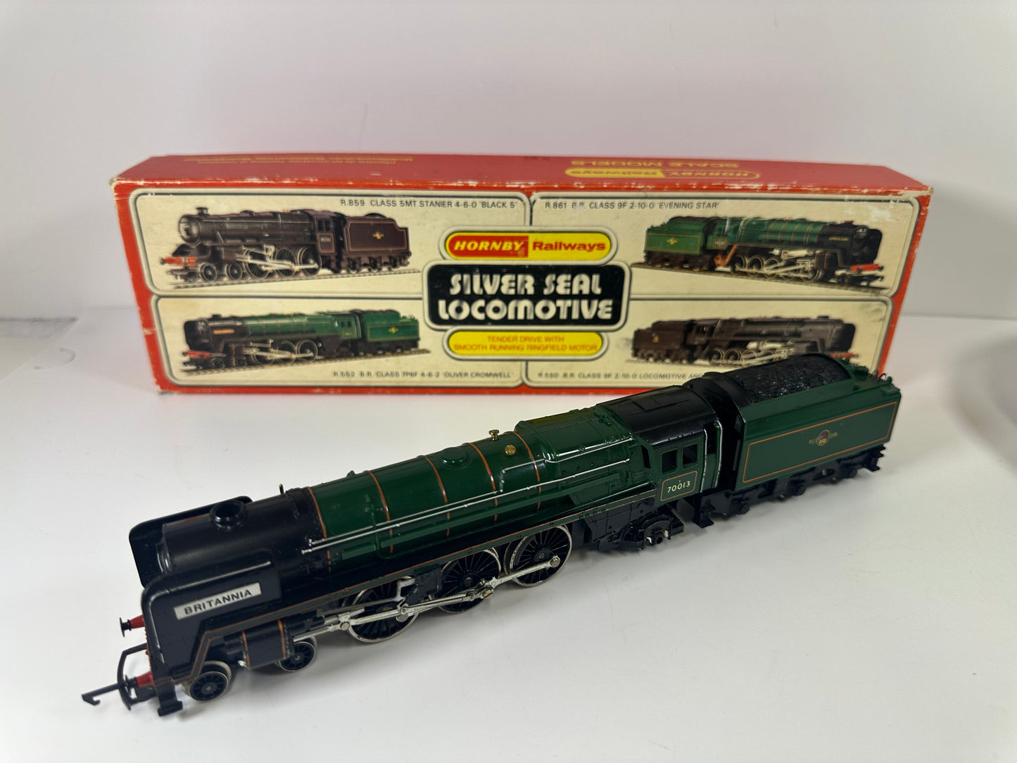 Hornby R552 'Britannia' Class 7MT '70013' Steam Loco (OO)