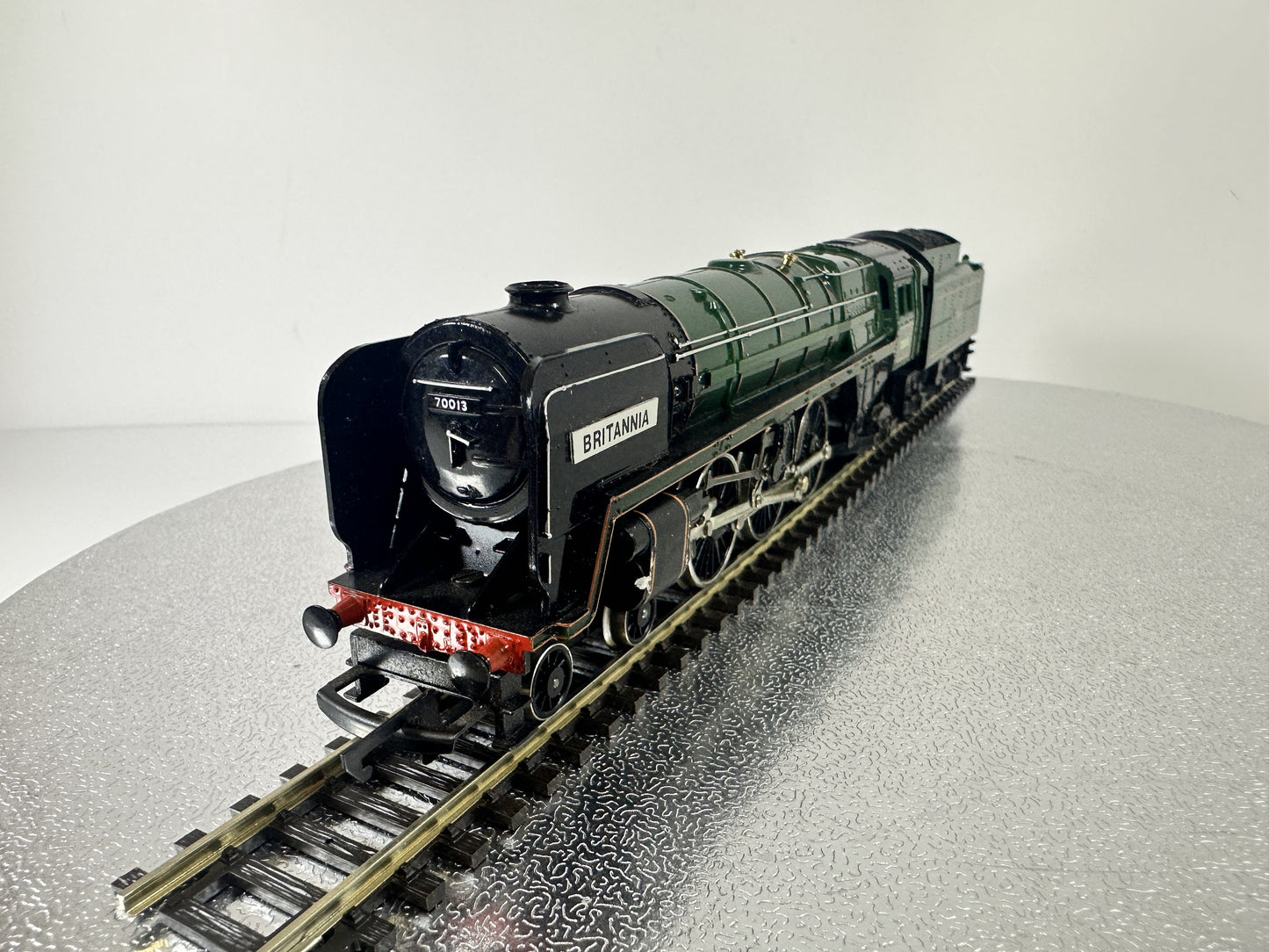 Hornby R552 'Britannia' Class 7MT '70013' Steam Loco (OO)