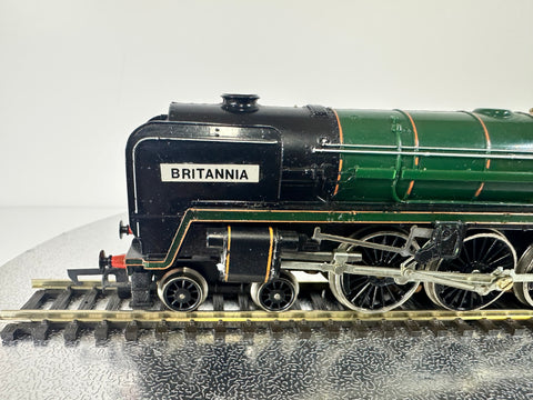 Hornby R552 'Britannia' Class 7MT '70013' Steam Loco (OO)
