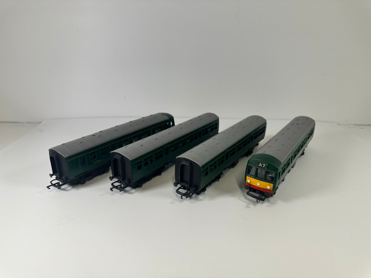 Tri-ang Hornby R157 Class 101 'M79079' 4 Car Unit, Diesel Multiple Unit (OO)