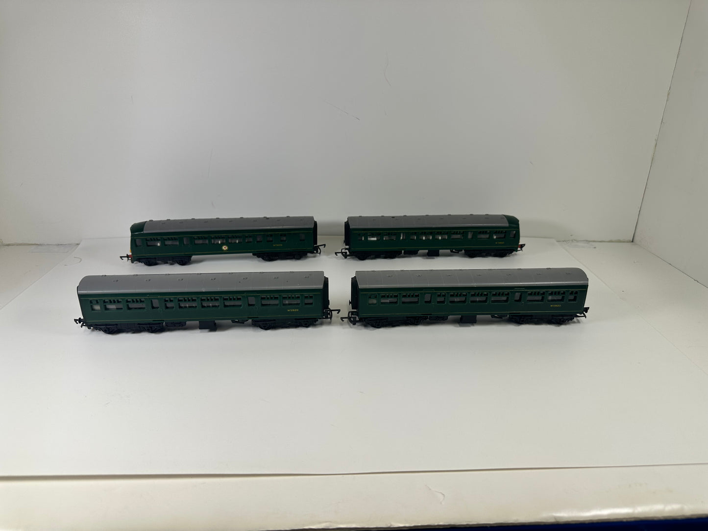 Tri-ang Hornby R157 Class 101 'M79079' 4 Car Unit, Diesel Multiple Unit (OO)