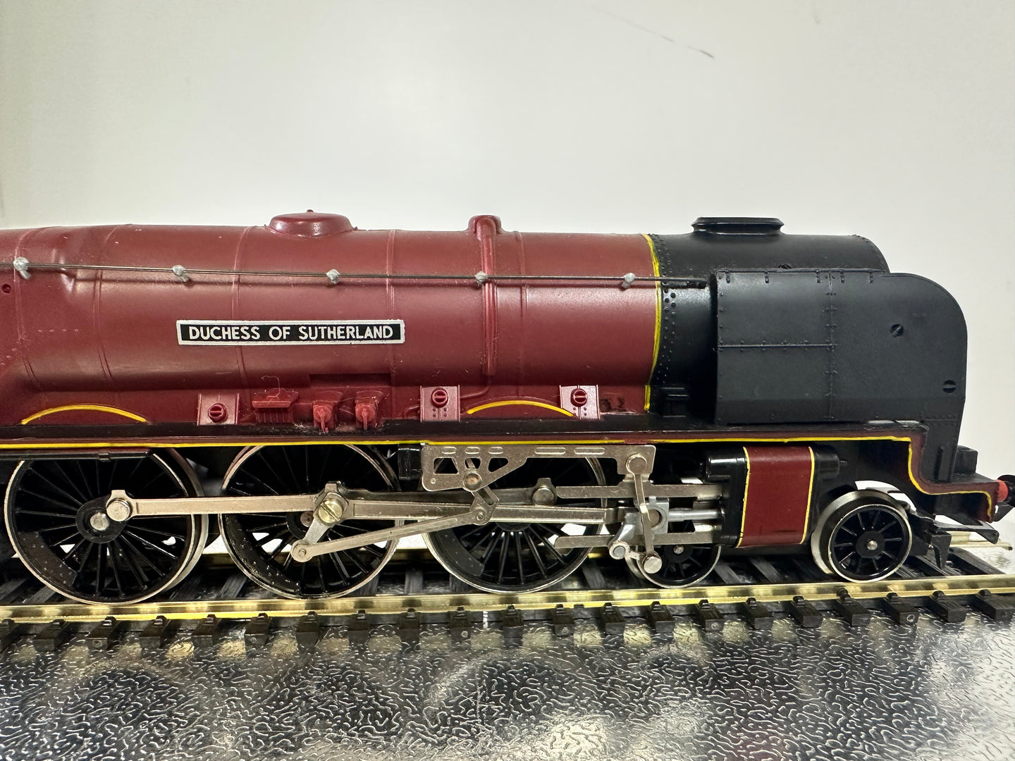 Hornby R066 Class 4-6-2 'Duchess of Sutherland' LMS '6233' (OO)
