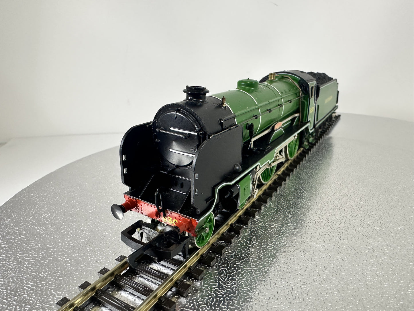 Hornby R2018 Schools Class 'Radley' Southern '930' (OO)