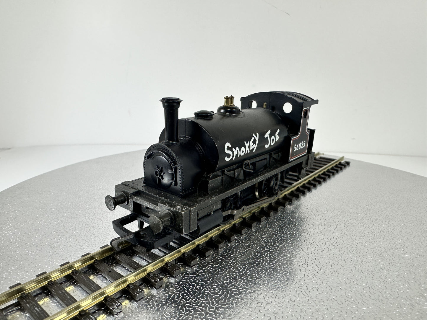 Hornby R782 'Smokey Joe' 0-4-0 '56025' Steam Loco (OO)