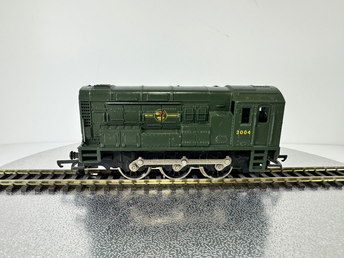 Lima L205108 Class 08 Diesel Shunter '3004' (OO)