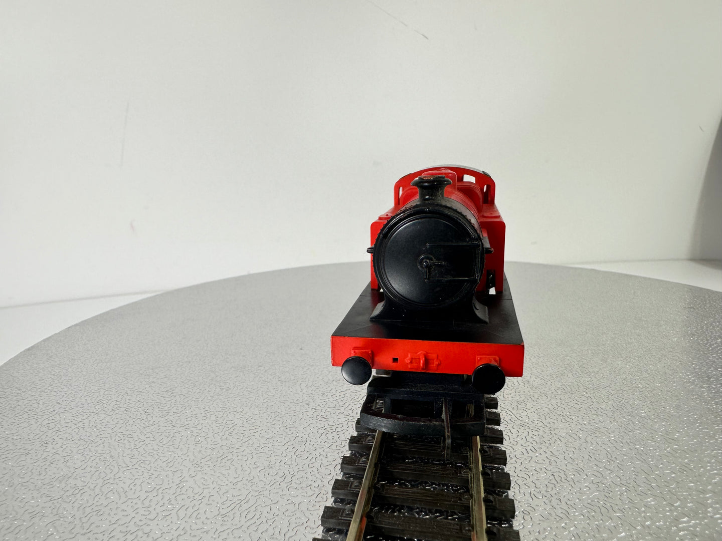 Hornby R863 'Queen Mary' 0-4-0 Tank Loco '43' (OO)