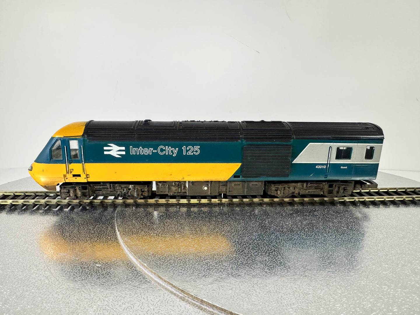 Hornby Class 43 HST Power Car and Dummy Car 'Inter-City 125' (OO)