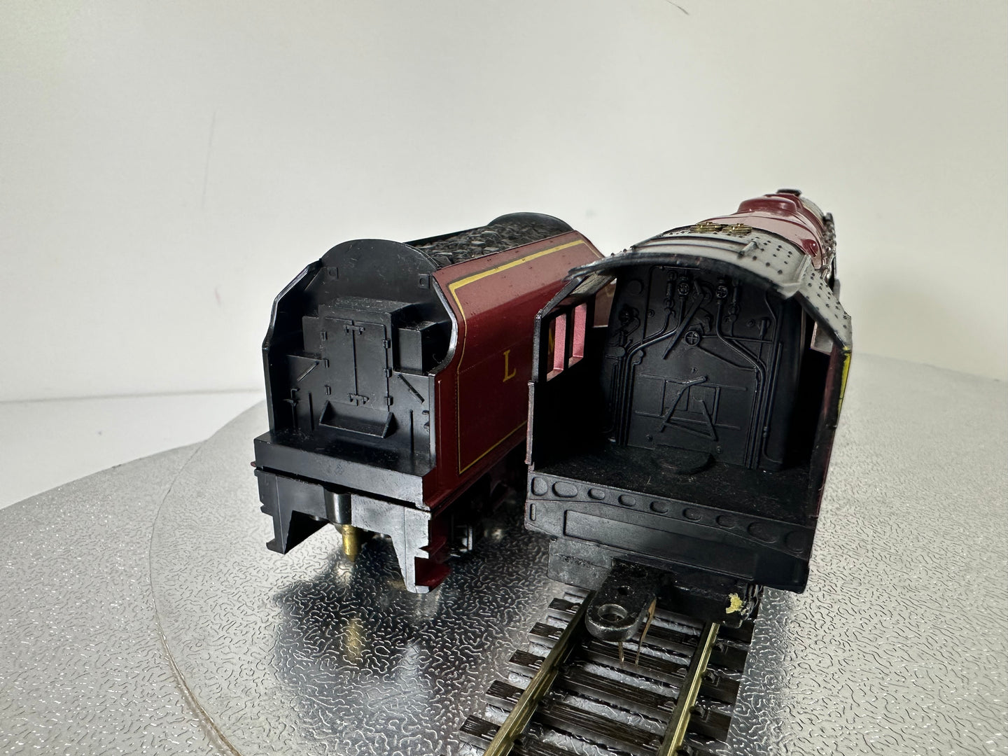 Hornby R066 'Duchess of Sutherland' LMS '6233' Steam Loco (OO)