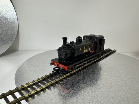 Hornby R2400 Class J52 LNER 0-6-0ST '3975' Steam Loco (OO)