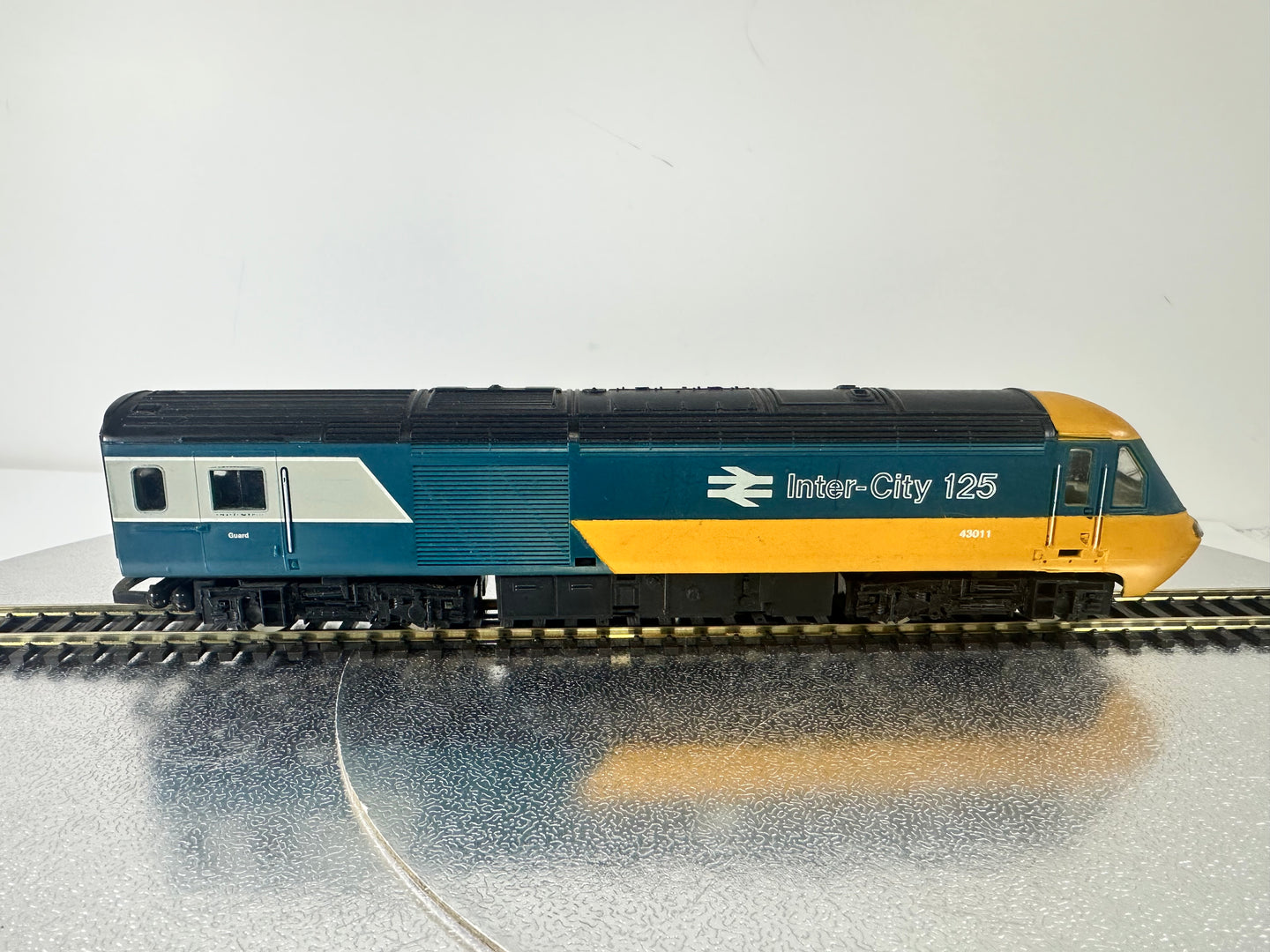 Hornby Class 43 HST Power Car and Dummy Car 'Inter-City 125' (OO)