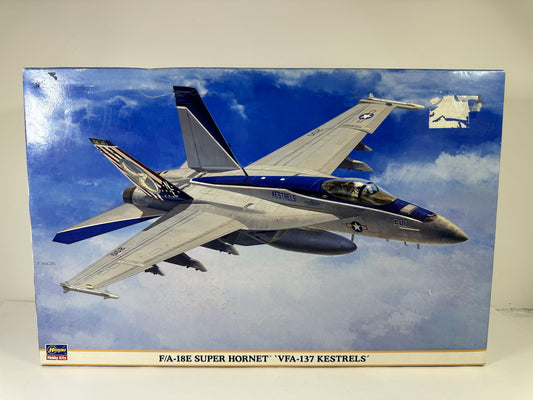 Revell 09842 F/A-18E Super Hornet 'VFA-137 Kestrels' 1:48 Scale