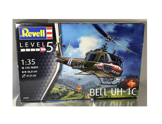 SHK01 - 04960, Bell UH-1C (Helicopter) 1:35 Scale