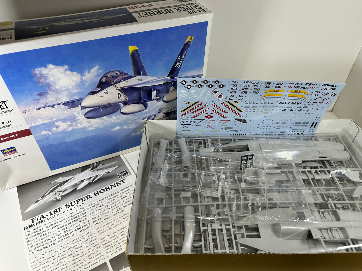 Revell 07238 F/A-18F Super Hornet, 1:48 Scale