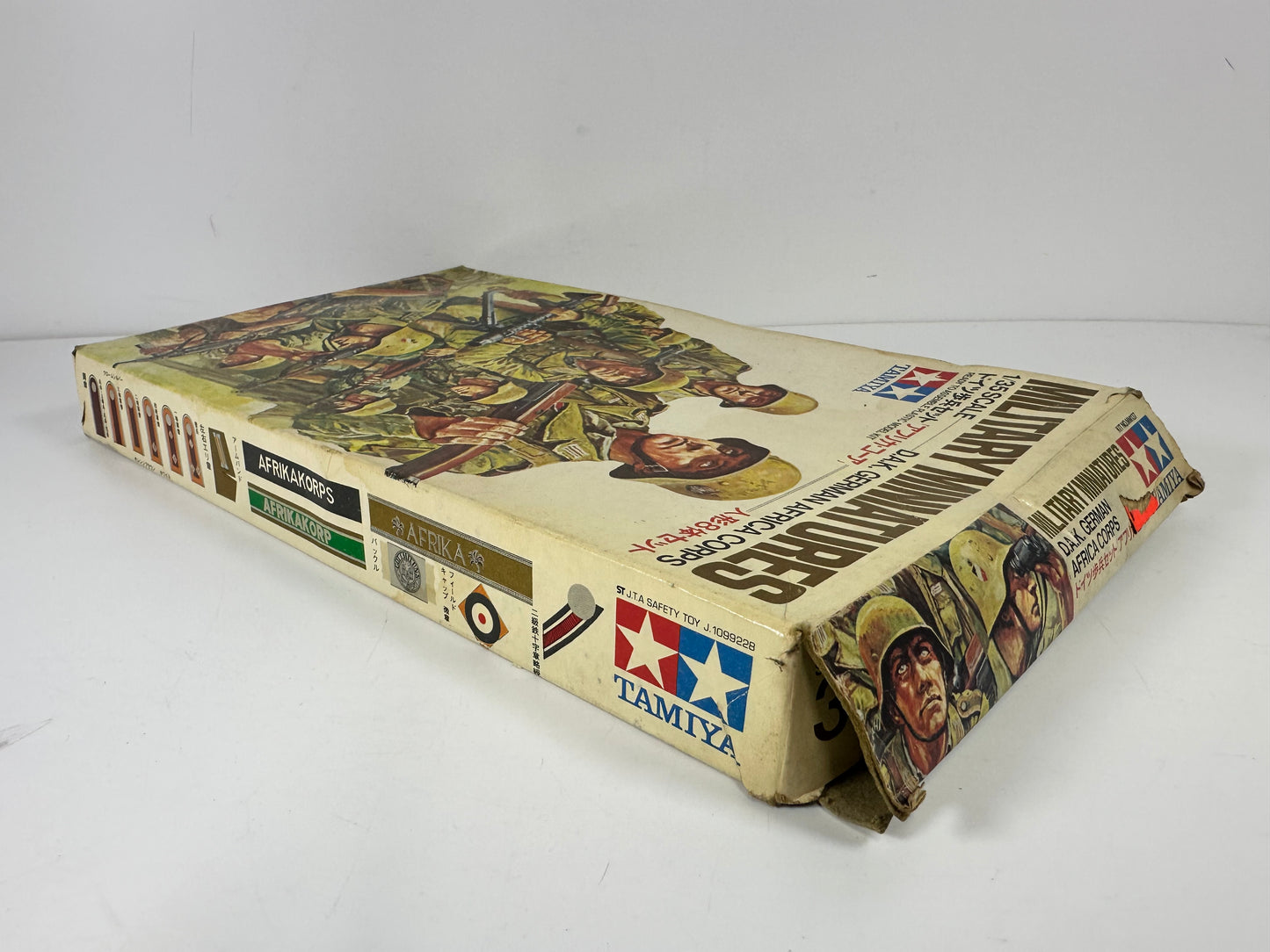 Tamiya MM137 Military Miniatures D.A.K. German Africa Corps, 1:35 Scale
