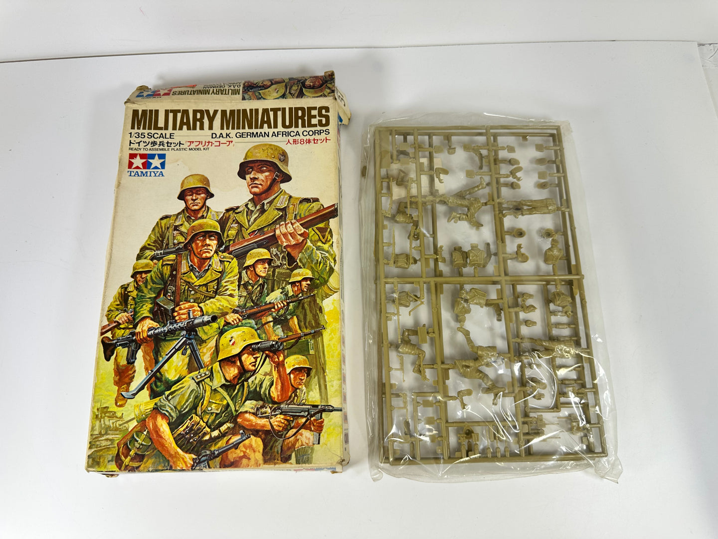 Tamiya MM137 Military Miniatures D.A.K. German Africa Corps, 1:35 Scale